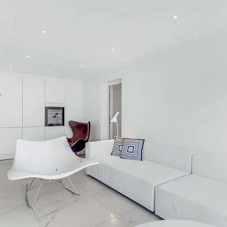 Luxury In * Hojbjerg